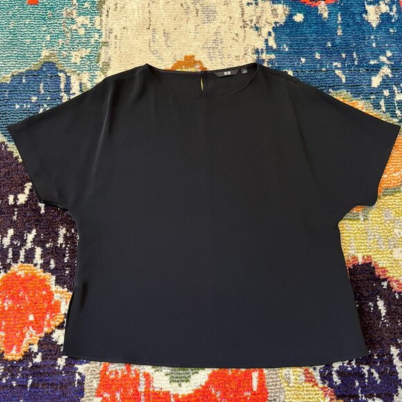 Set of 2 Uniqlo Drape Dolman Short-Sleeve Blouses, Black and Green, size Small - Picture 4 of 16